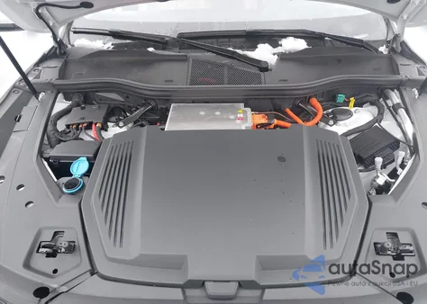 2019 Audi E-Tron Premium Plus z USA, uszkodzony, nr VIN WA1VAAGE1KB024075